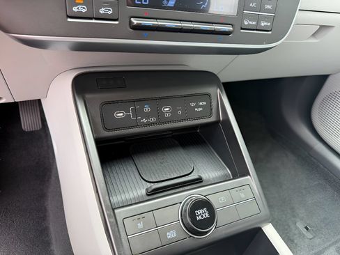 Used 2025 Hyundai Kona SEL FWD image 30