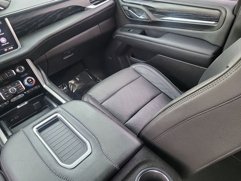 Used 2021 GMC Yukon Denali w/ Denali Ultimate Package image 19