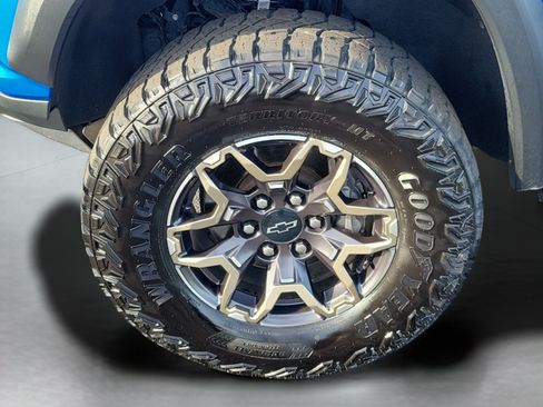 Used 2023 Chevrolet Colorado ZR2 w/ ZR2 Convenience Package III AWD/4WD image 30