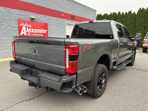 Used 2024 Ford F250 4x4 Crew Cab Super Duty image 3