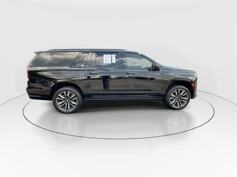 Used 2024 Cadillac Escalade ESV Sport Platinum AWD/4WD image 9