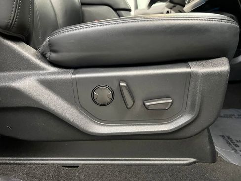 Used 2024 Ford Expedition XLT image 26