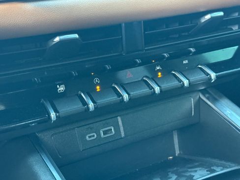 Used 2025 GMC Canyon AT4 w/ Nightfall Edition image 22