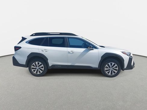 Used 2025 Subaru Outback Premium w/ Popular Package #1A image 4