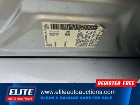 Used 2018 Nissan Maxima Platinum w/ Interior Lighting Package image 17