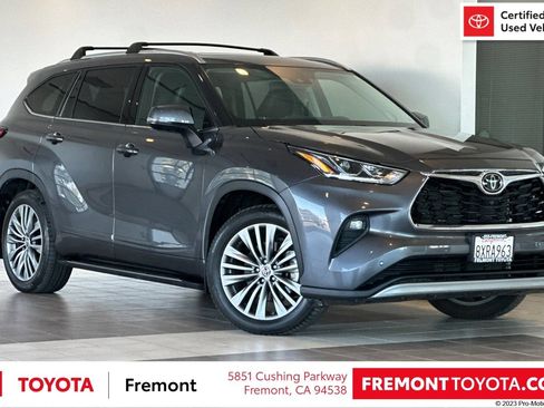 Certified 2021 Toyota Highlander Platinum AWD/4WD image 1