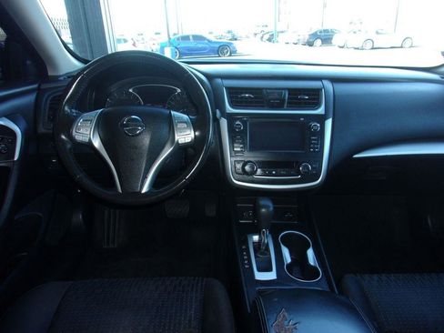 Used 2017 Nissan Altima 2.5 SV w/ Convenience Package image 14