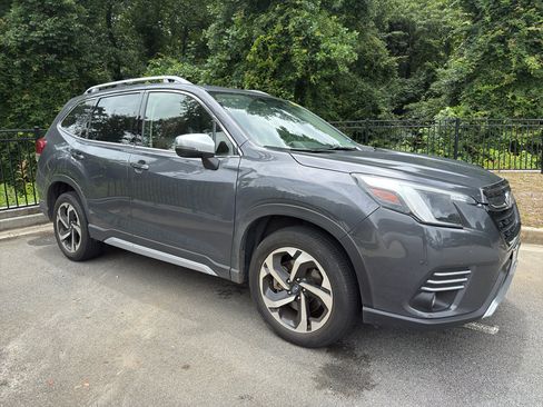 Used 2023 Subaru Forester Touring AWD/4WD image 4