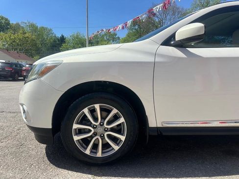 Used 2014 Nissan Pathfinder SL w/ SL Premium Package FWD image 10