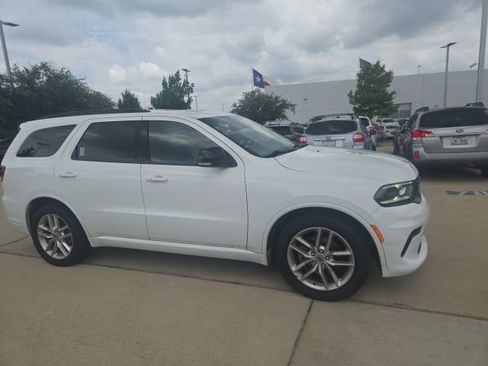 Used 2024 Dodge Durango GT RWD image 2