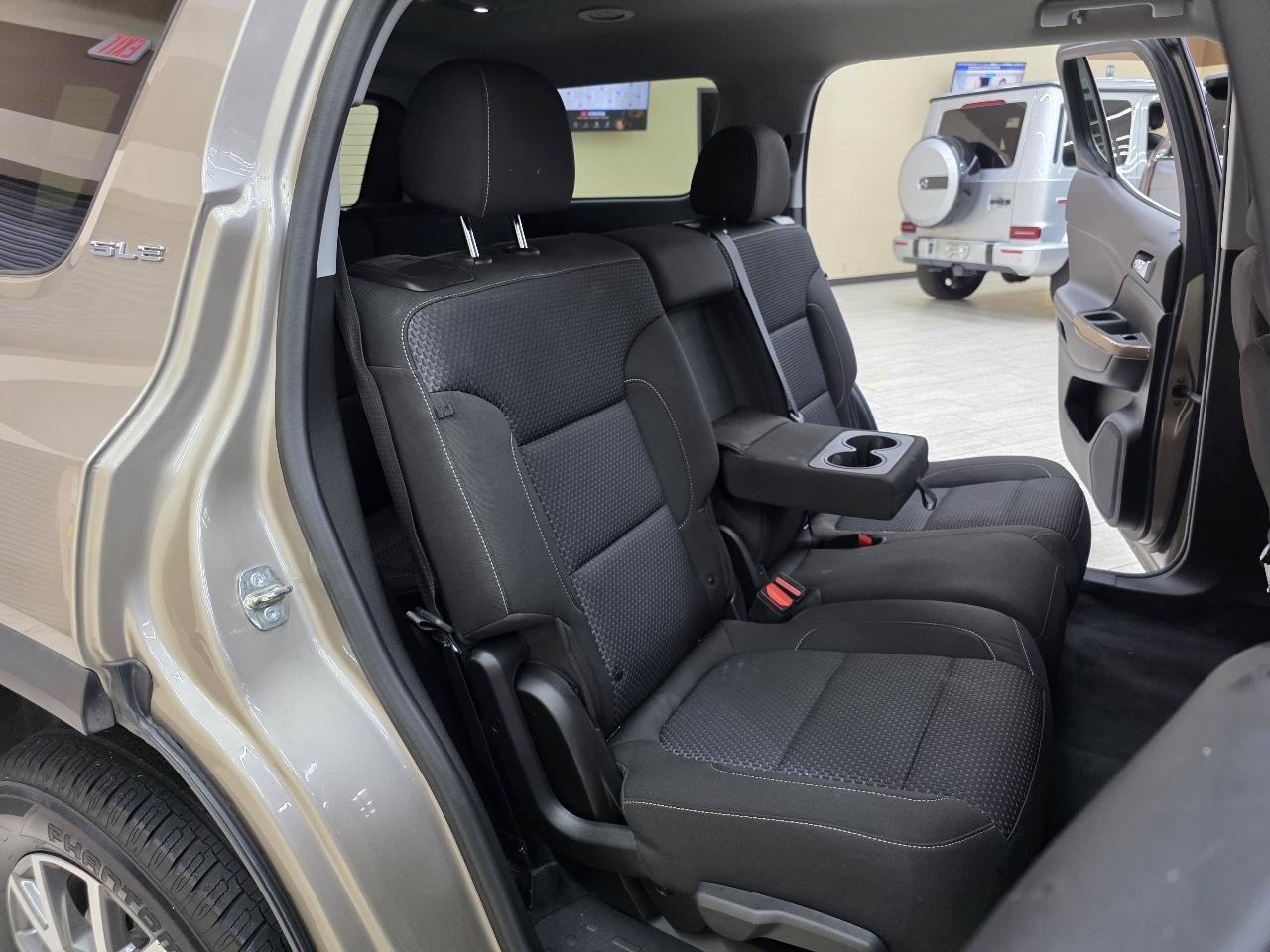 Used 2022 GMC Acadia SLE FWD image 23