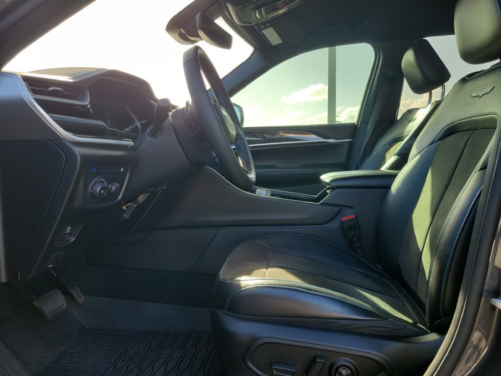 Used 2022 Jeep Grand Cherokee Trailhawk AWD/4WD image 15