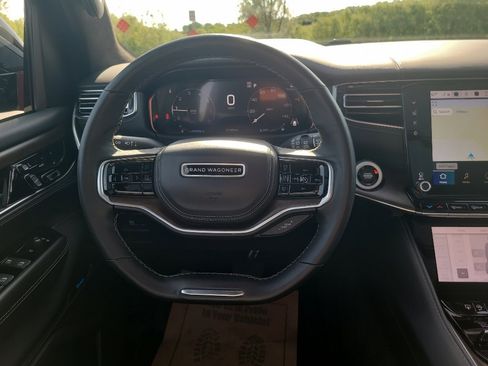 Used 2023 Jeep Grand Wagoneer Series II AWD/4WD image 29