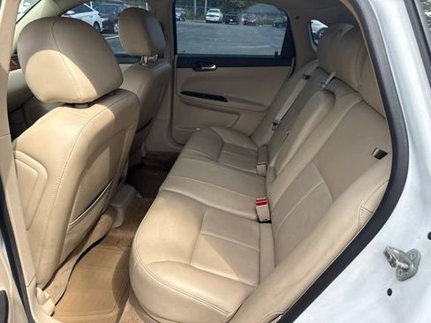 Used 2011 Chevrolet Impala LTZ FWD image 20