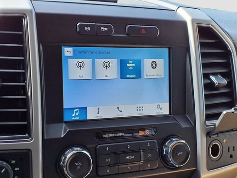 Used 2019 Ford F250 Lariat w/ Chrome Package image 25