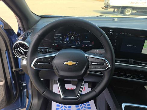 Certified 2025 Chevrolet Equinox LT w/ Safety and Technology Package image 19