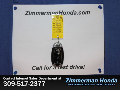 Used 2022 Hyundai Venue Limited image 26