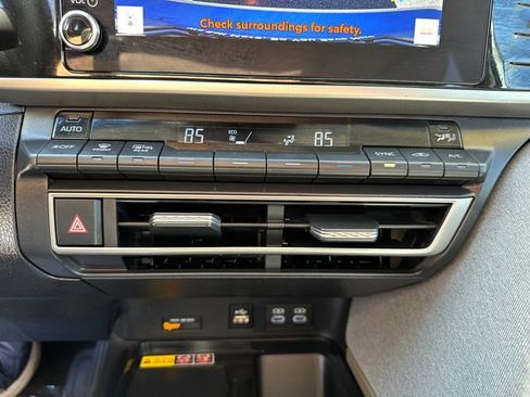 Used 2025 Toyota Camry LE w/ Convenience Package FWD image 39
