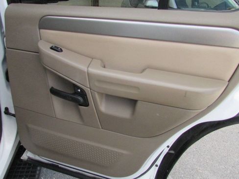 Used 2003 Ford Explorer Sport XLT image 31