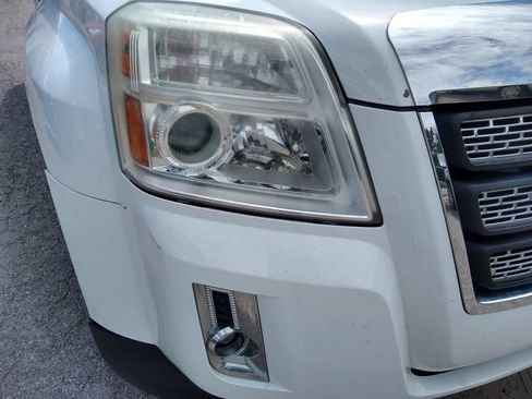 Used 2015 GMC Terrain SLT w/ Chrome Edition FWD image 4