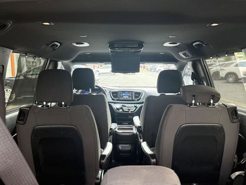 Used 2018 Chrysler Pacifica Touring Plus w/ S Appearance Package FWD image 24