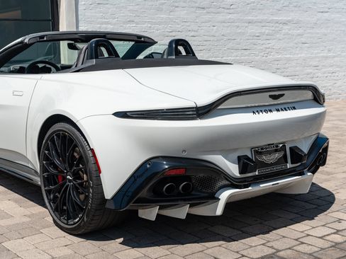 Used 2023 Aston Martin V8 Vantage Roadster RWD image 6