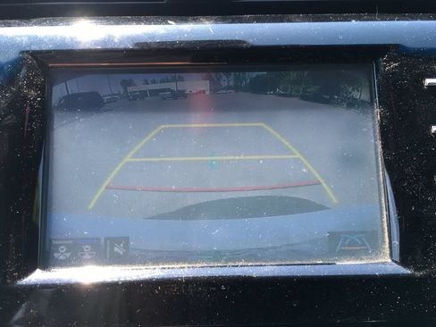 Used 2018 Toyota Camry XSE FWD image 10