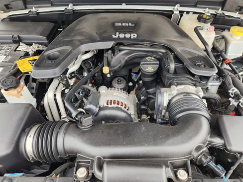 Used 2021 Jeep Gladiator Overland w/ Popular Equipment Package AWD/4WD image 36