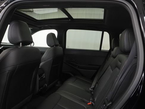 New 2026 Jeep Cherokee Overland AWD/4WD image 18