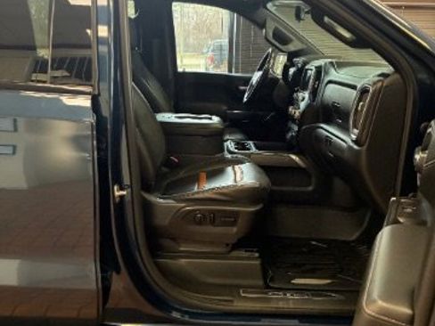 Used 2019 GMC Sierra 1500 AT4 w/ Off Road Performance Package image 35