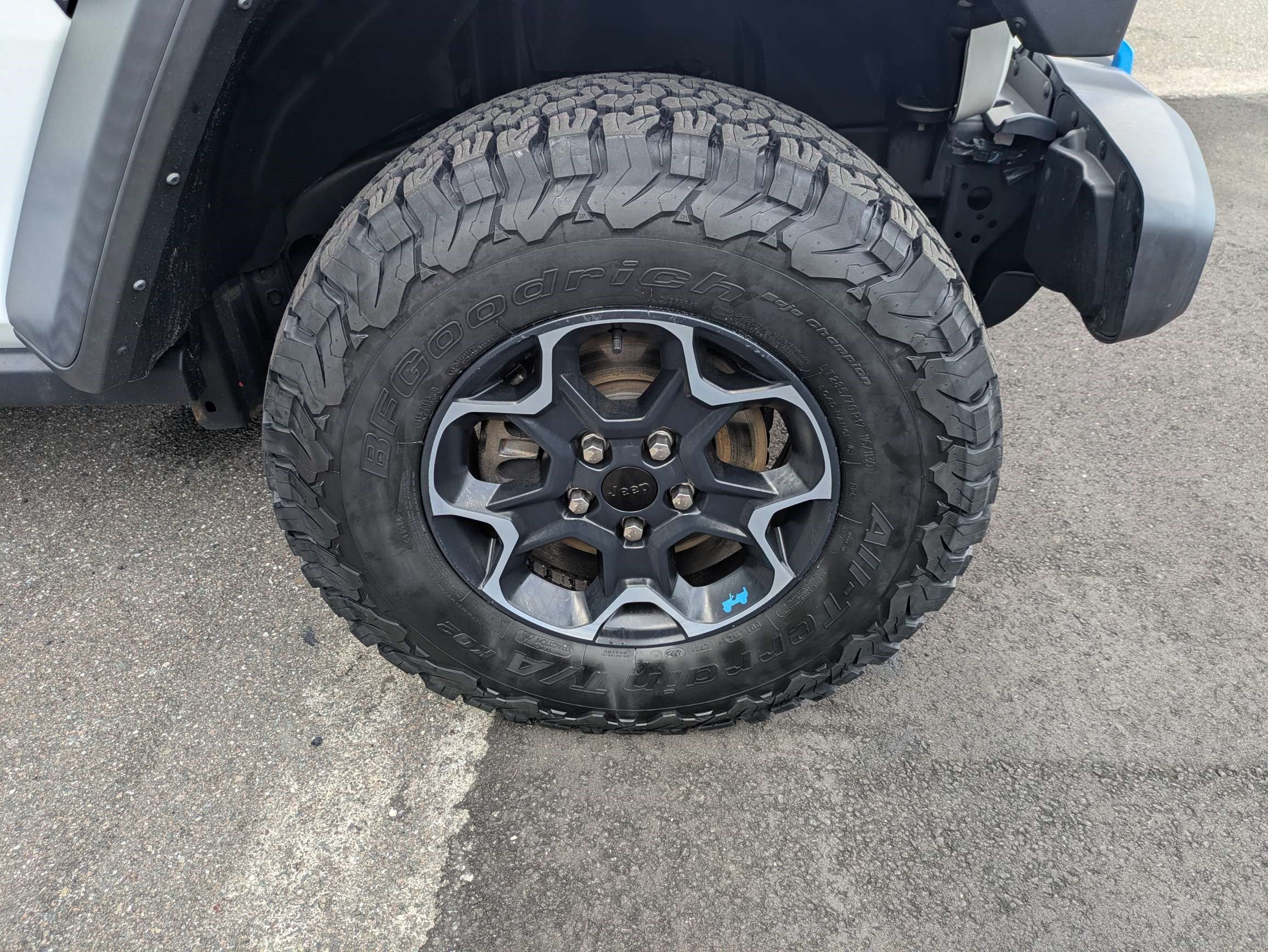 Used 2023 Jeep Wrangler Unlimited Rubicon 4xe w/ Cold Weather Group AWD/4WD image 10