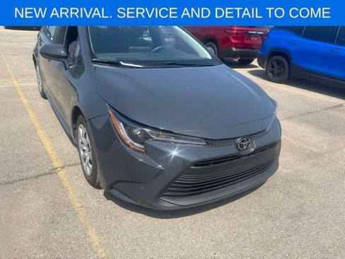 Used 2025 Toyota Corolla LE FWD image 5