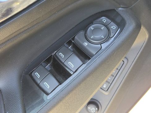 Used 2022 Chevrolet Equinox Premier FWD image 25