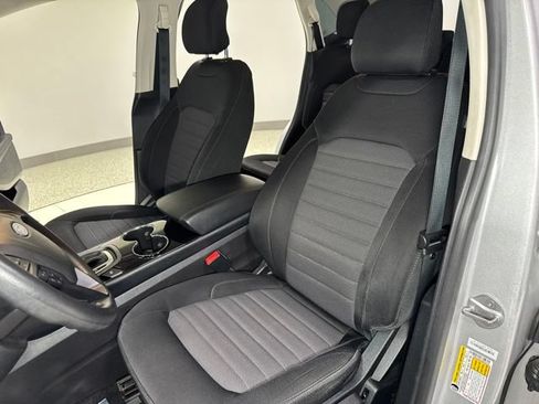 Used 2018 Ford Edge SE FWD image 12