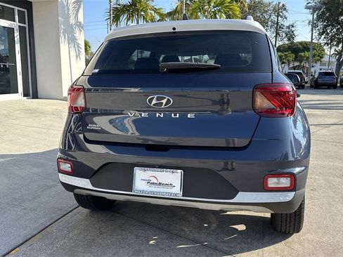 Used 2022 Hyundai Venue Limited image 26