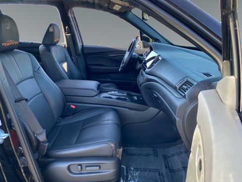 Used 2025 Honda Passport TrailSport image 15