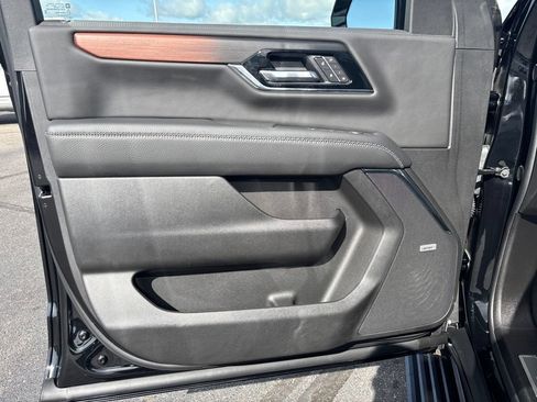 Used 2026 GMC Yukon Denali w/ Sun & Power Step Package AWD/4WD image 10