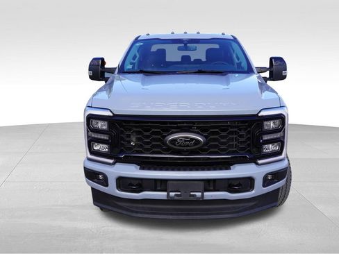 Used 2025 Ford F350 Lariat w/ Black Appearance Package AWD/4WD image 12