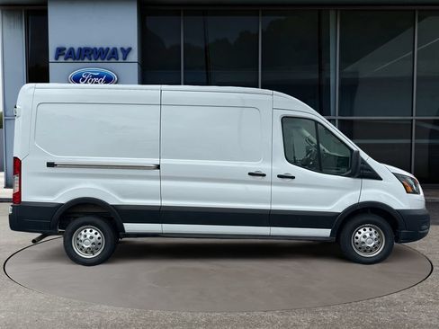 Used 2023 Ford Transit 250 Medium Roof AWD image 10