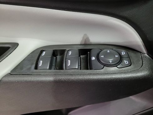 Used 2021 Chevrolet Equinox LT w/ LPO, Floor Liner Package image 46