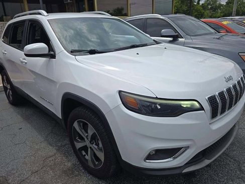 Used 2019 Jeep Cherokee Limited AWD/4WD image 3