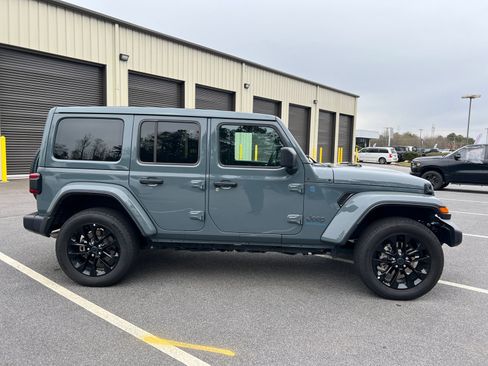 Used 2025 Jeep Wrangler Sahara w/ Safety Group image 4