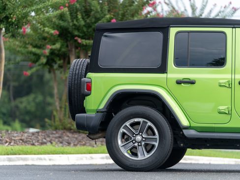 Used 2020 Jeep Wrangler Unlimited Sahara AWD/4WD image 6