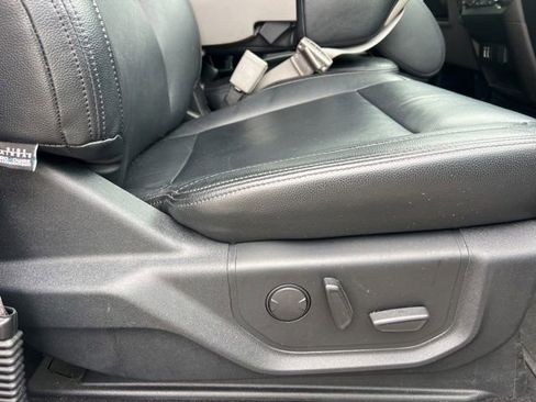 Used 2019 Ford F150 XLT w/ Equipment Group 302A Luxury AWD/4WD image 11
