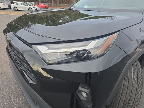 Used 2023 Toyota RAV4 XLE Premium image 33