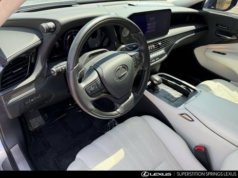 Used 2023 Lexus LS 500h AWD w/ Luxury Package image 13