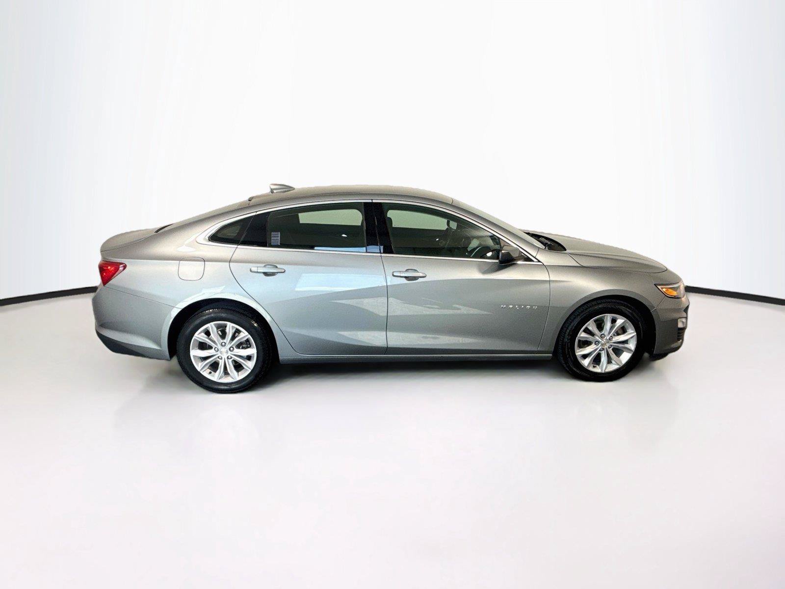 Used 2025 Chevrolet Malibu LT FWD image 6