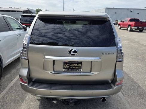 Used 2021 Lexus GX 460 Premium w/ Premium Package AWD/4WD image 3
