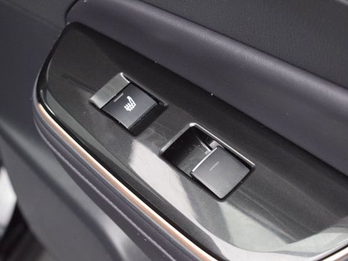 Used 2024 Toyota Crown Limited image 12