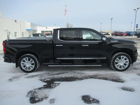 Certified 2022 Chevrolet Silverado 1500 High Country w/ High Country Premium Package image 4